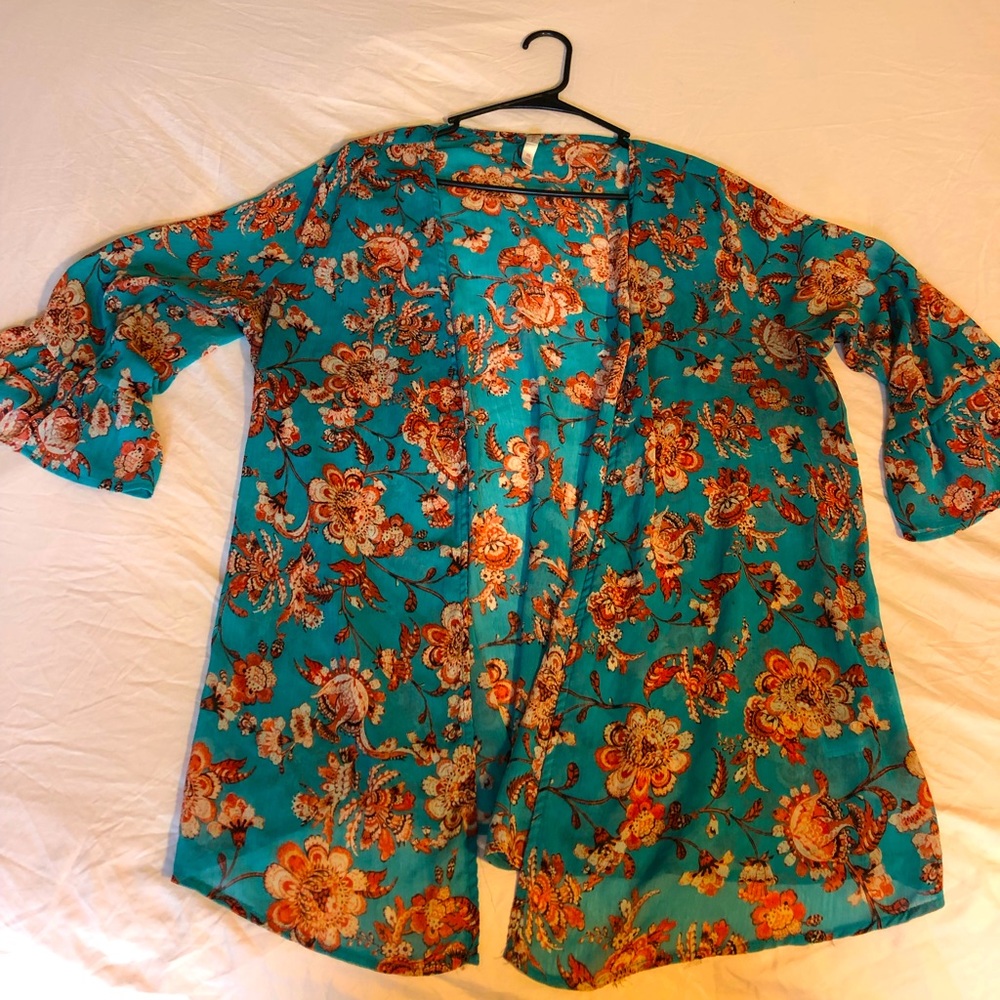 Floral Lightweight Kimono Style Top